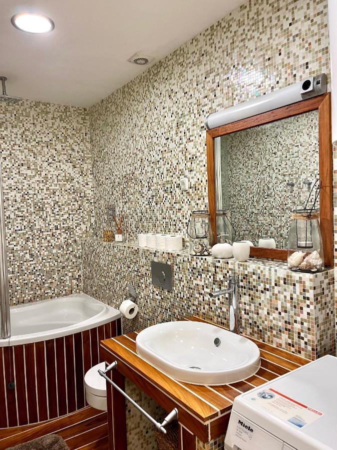 Apartment Delux โรวีน ภายนอก รูปภาพ
