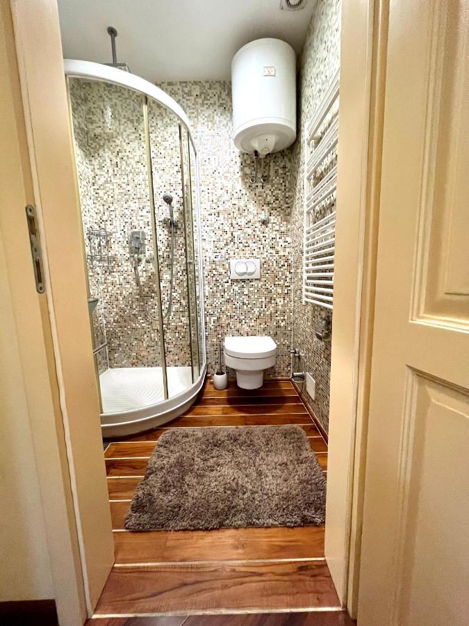 Apartment Delux โรวีน ภายนอก รูปภาพ