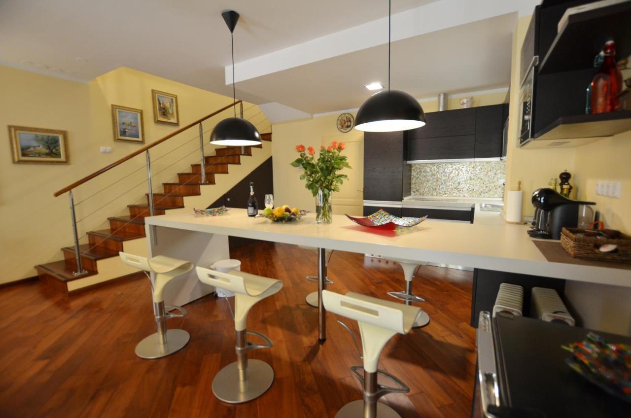 Apartment Delux โรวีน ภายนอก รูปภาพ