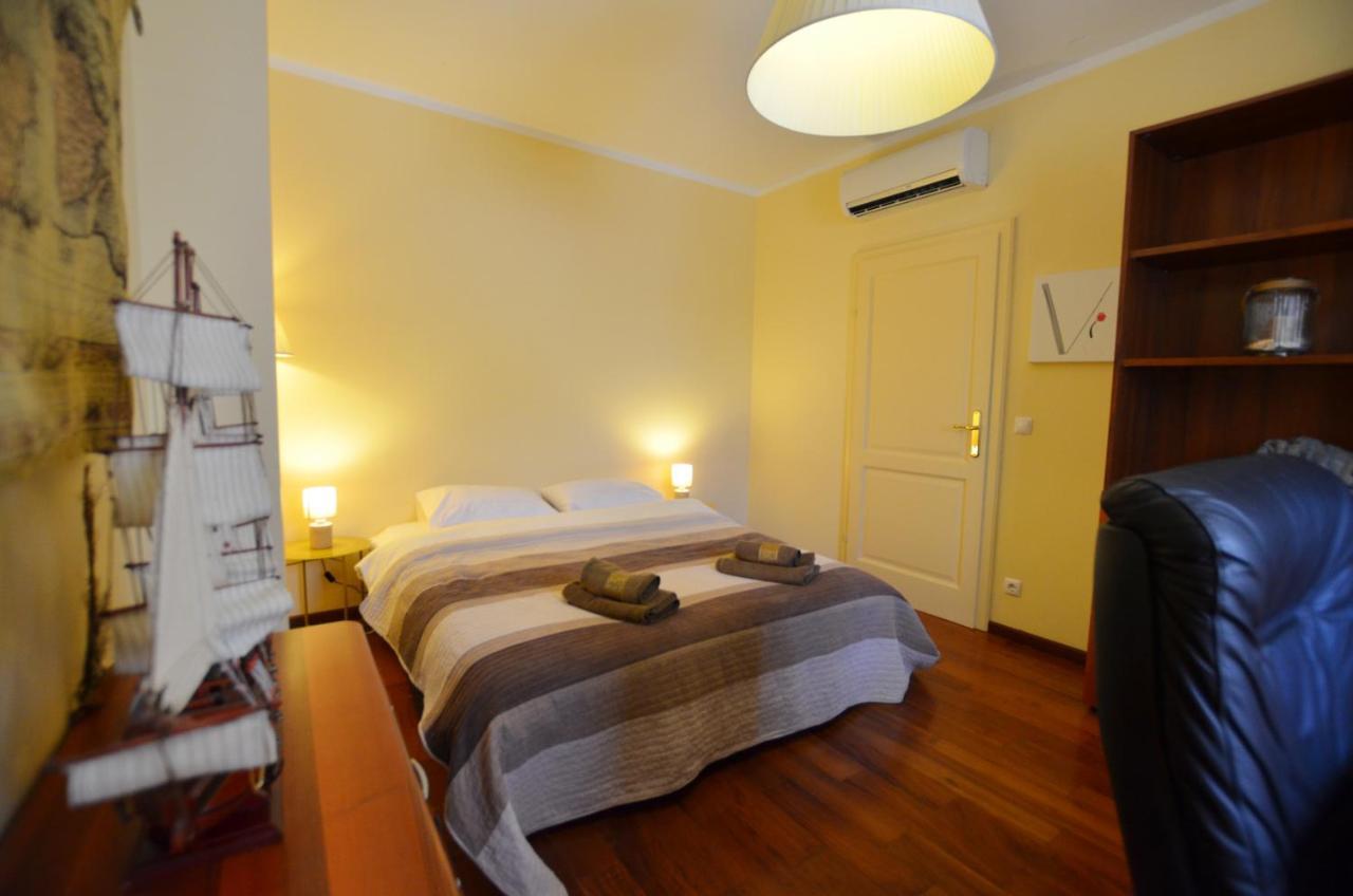 Apartment Delux โรวีน ภายนอก รูปภาพ