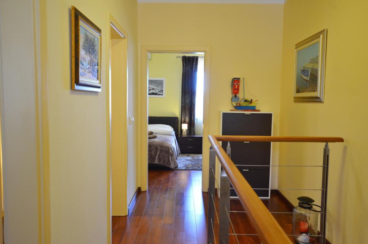Apartment Delux โรวีน ภายนอก รูปภาพ